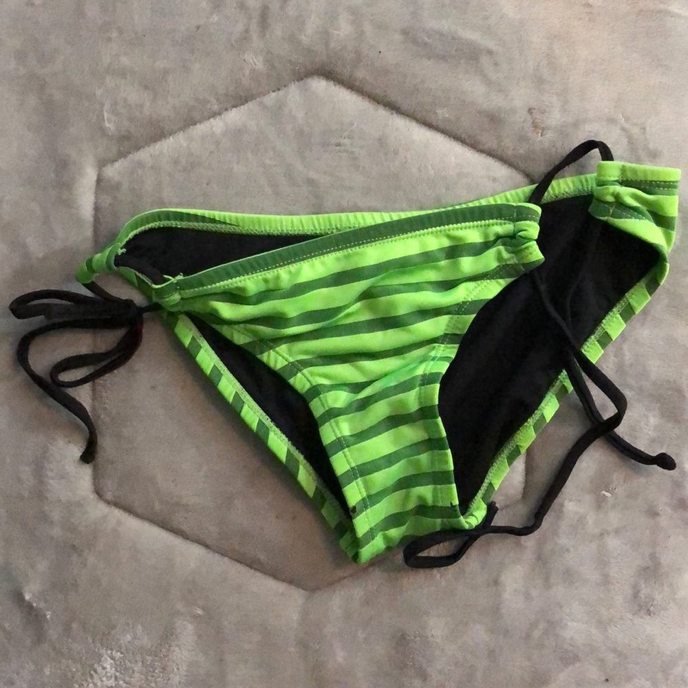 Bikini bottoms